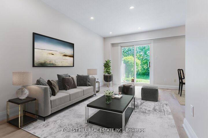 Property Photo:  2120 Rathburn Road E 37  ON L4W 2S8 