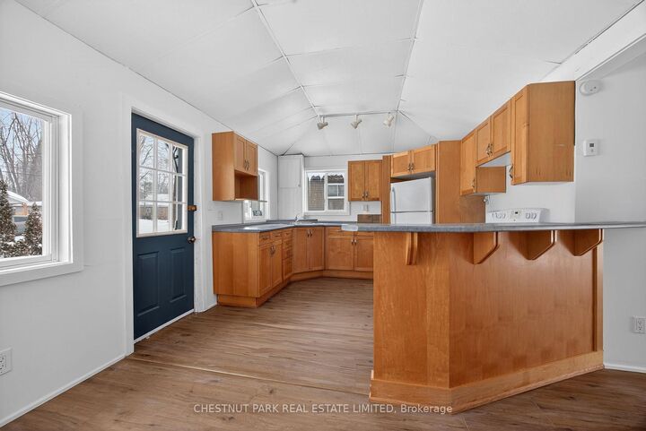 Property Photo:  3410 Beachview Avenue  ON L0K 1G0 