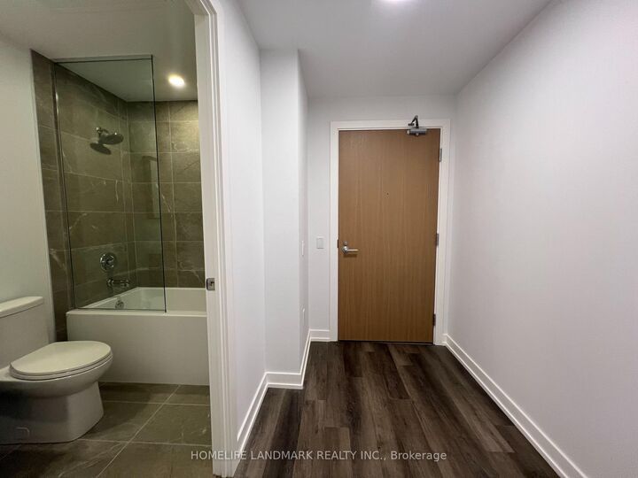 Property Photo:  5 Meadowdale Road 1303  ON L4K 0C7 