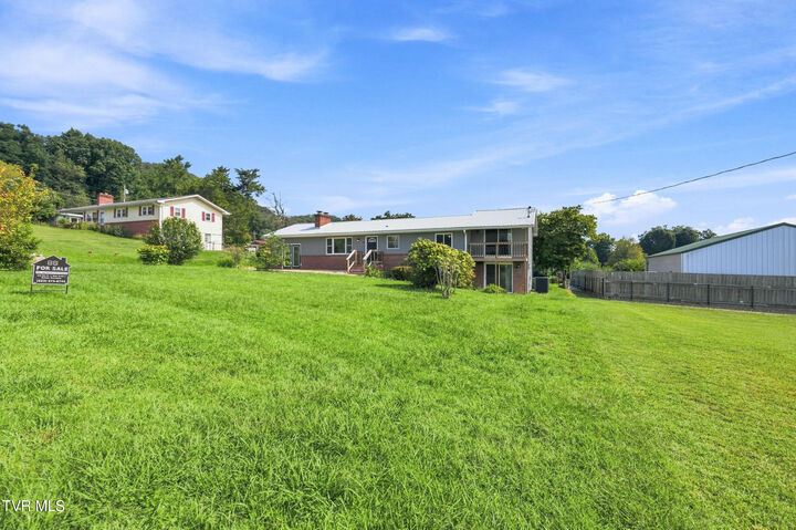 Property Photo: 312 Sunnybrook Drive TN 37620