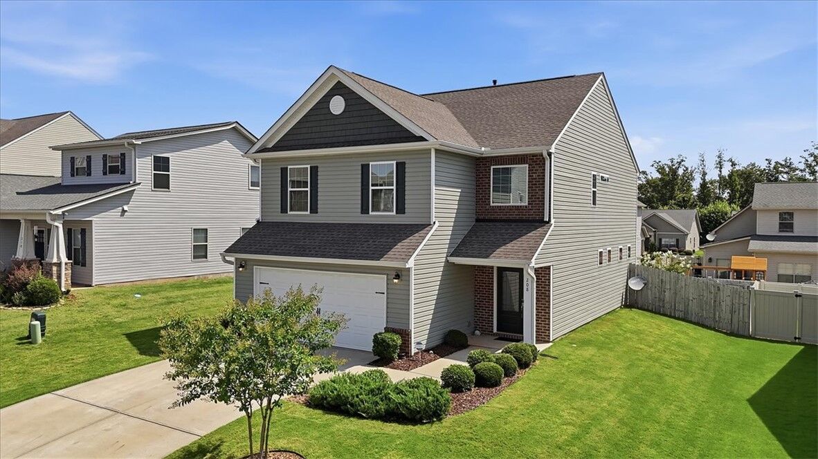 Property Photo: 208 Grassy Creek Way SC 29670