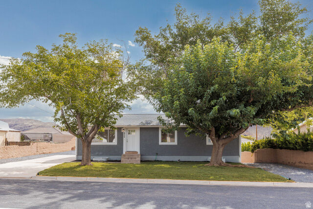Property Photo:  930 N 260 E  UT 84737 