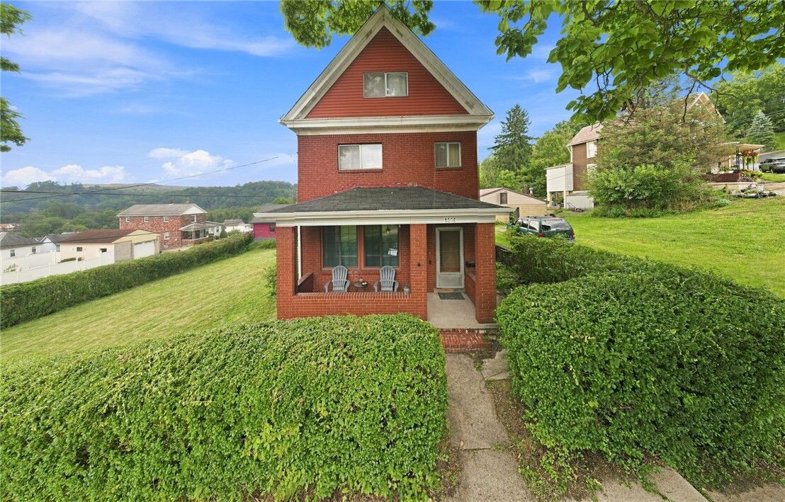 Property Photo:  1006 Brinton Ave  PA 15140 