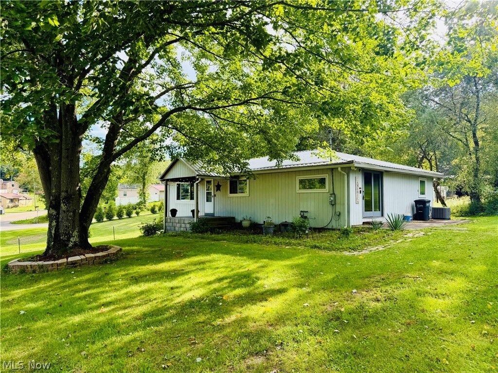 Property Photo: 44373 Y And O Road OH 43968