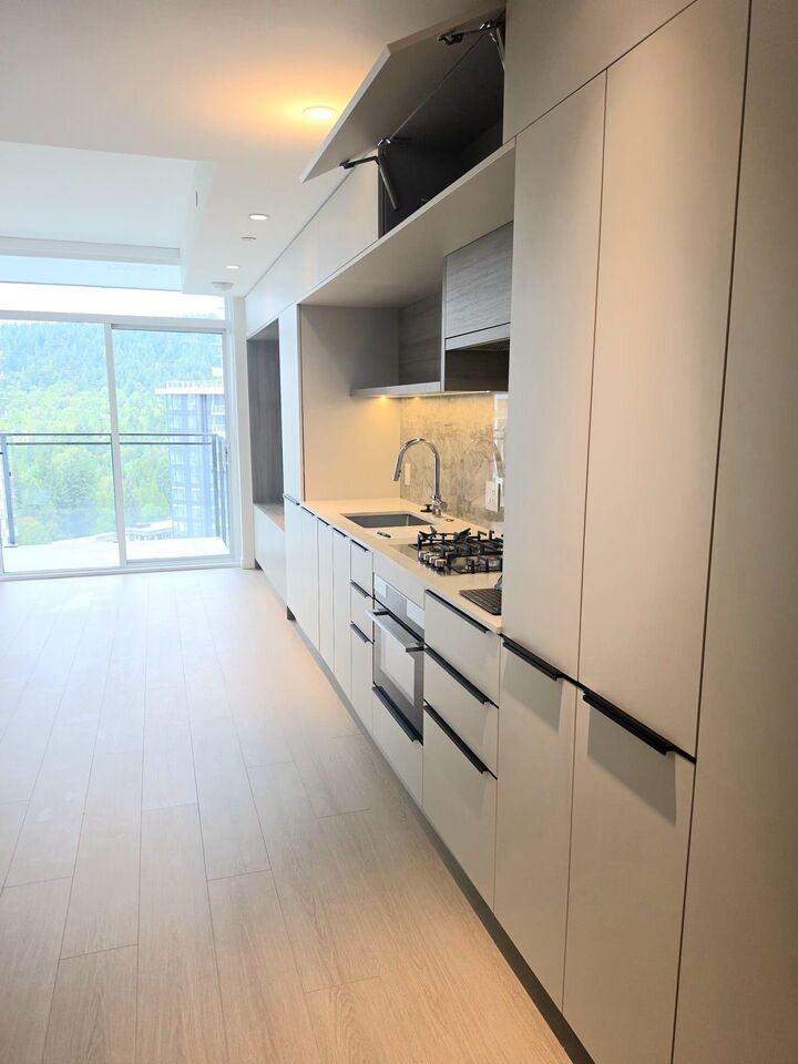 Property Photo:  608 Elmwood Street 1xx6  BC V3J 0V1 