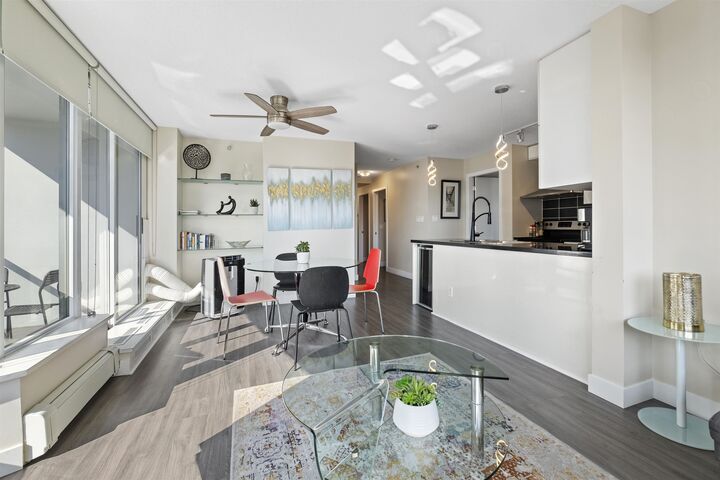 Property Photo:  689 Abbott Street 305  BC V6B 0J2 