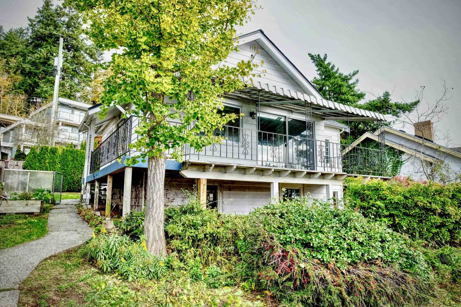 Property Photo:  14683 West Beach Avenue House  BC V4B 2T9 