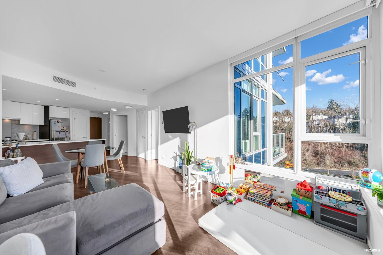 Property Photo:  3557 Sawmill Crescent 716  BC V5S 0E2 
