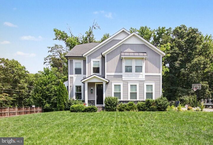Property Photo:  9203-A Forest Haven Drive  VA 22309 