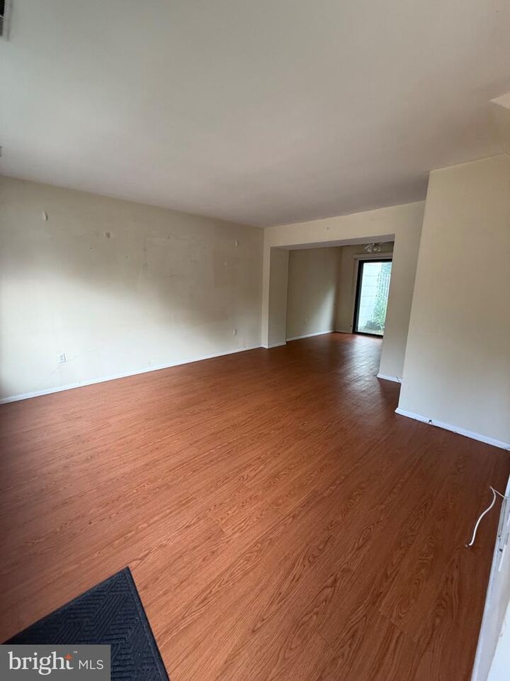 Property Photo:  109 Poplar Court  NJ 08048 