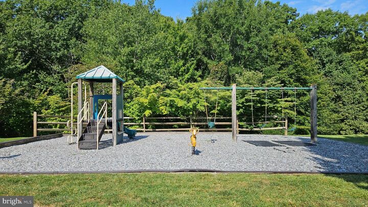 Property Photo: 9818 Cheshire Ridge Circle VA 20110