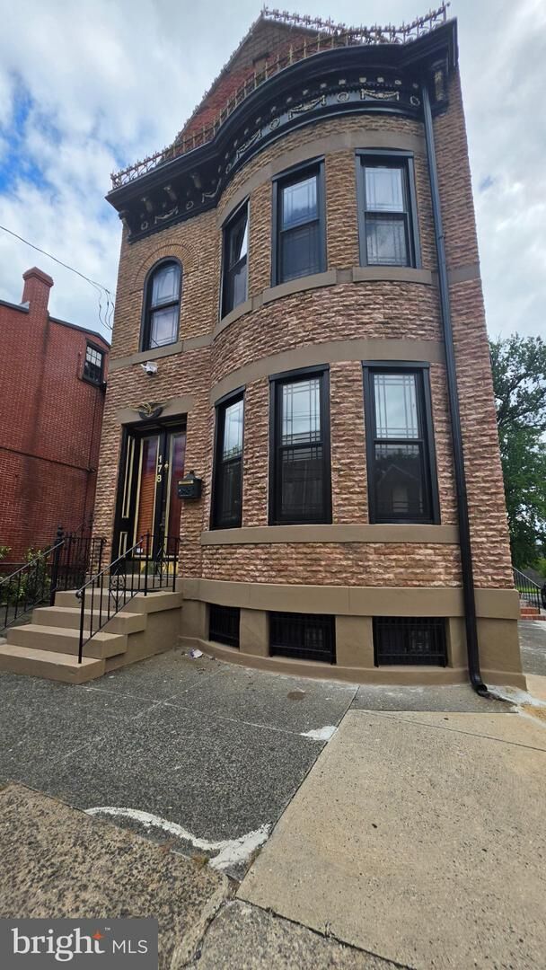 Property Photo:  178 Brunswick Apt #1  NJ 08618 