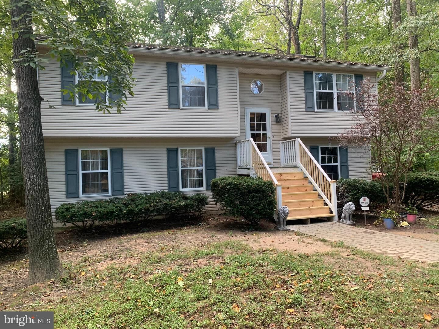 Property Photo: 715 War Bonnet Trail MD 20657