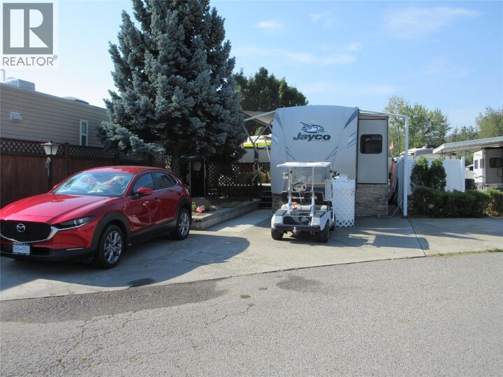 Property Photo:  415 Commonwealth Road 539  BC V4V 1P4 