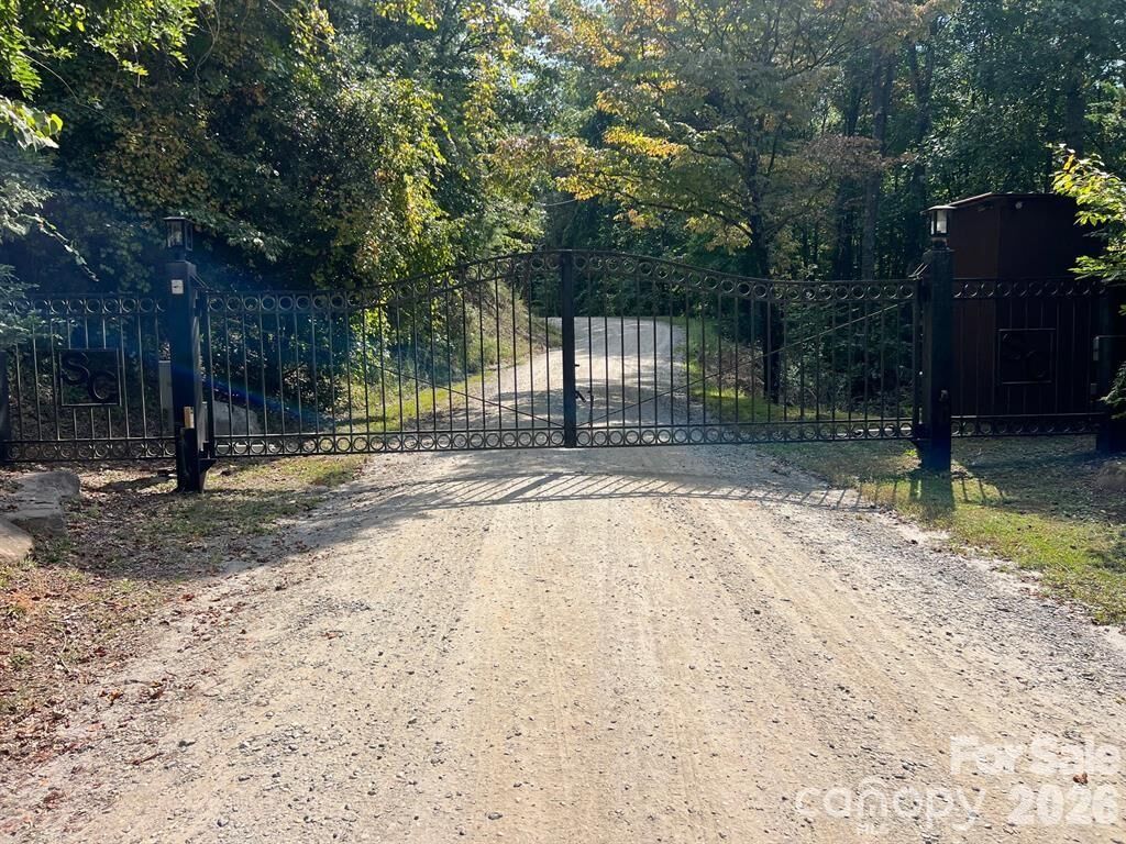 Property Photo: 6792 Silver Creek Lane NC 28655