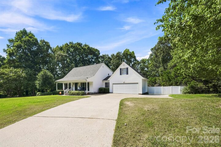 Property Photo:  110 Crystal Brook Drive  NC 28086 