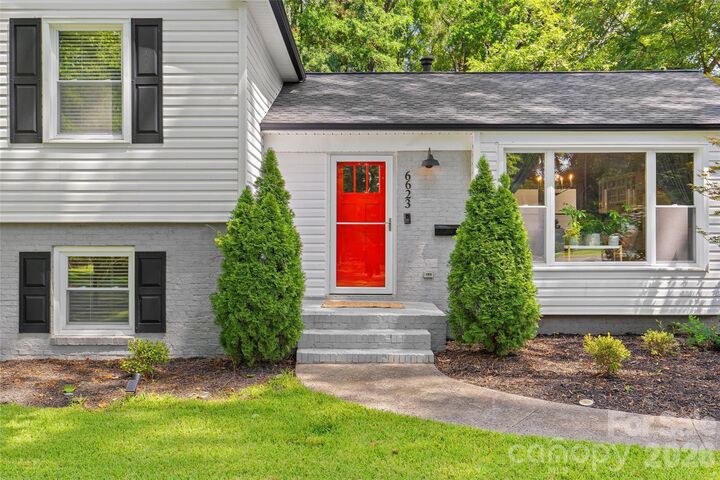 Property Photo:  6623 Long Meadow Road  NC 28210 