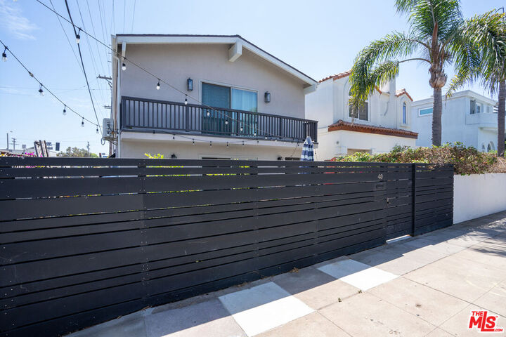 Property Photo:  40 30th Ave  CA 90291 