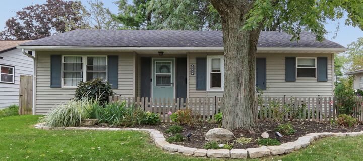 Property Photo: 5748 N Meadows Boulevard OH 43229