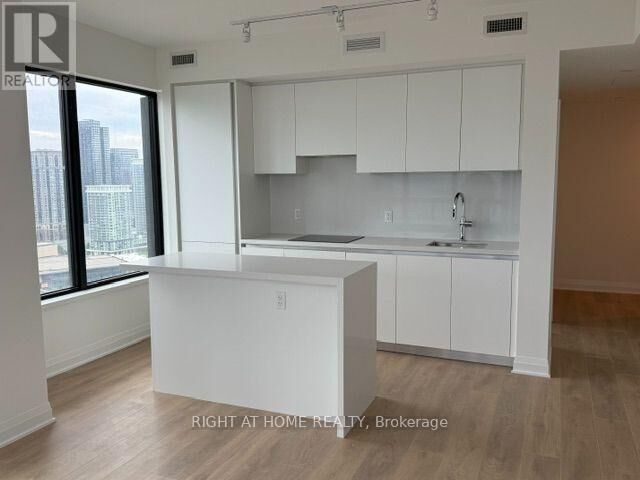 Property Photo:  4015 The Exchange Drive 2904  ON L5B 0N9 