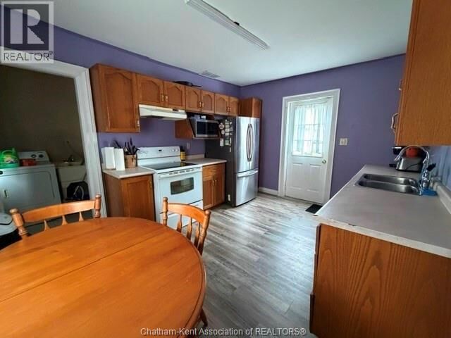 Property Photo:  303 Wellington Street West  ON N7M 1K2 