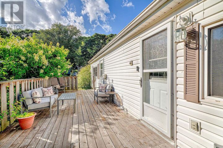 Property Photo: 7 Oakwood Crescent PE C1A 6P9