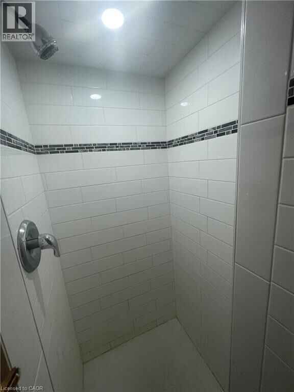 Property Photo:  73 Barnesdale Boulevard 2 Lower  ON L8M 2V5 