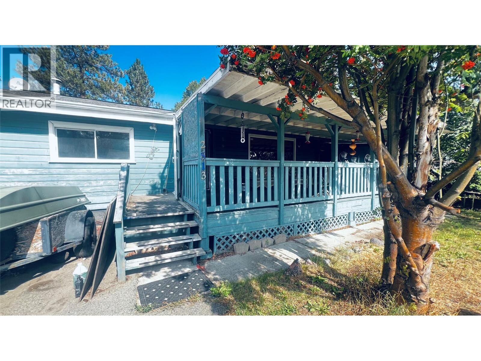 Property Photo:  2513 Irvine Avenue  BC V1K 1H4 