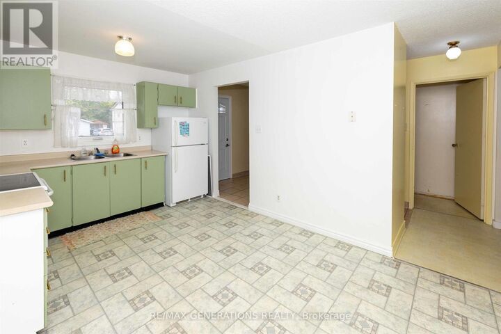 Property Photo:  481 Wentworth Crescent  ON P7A 7S7 