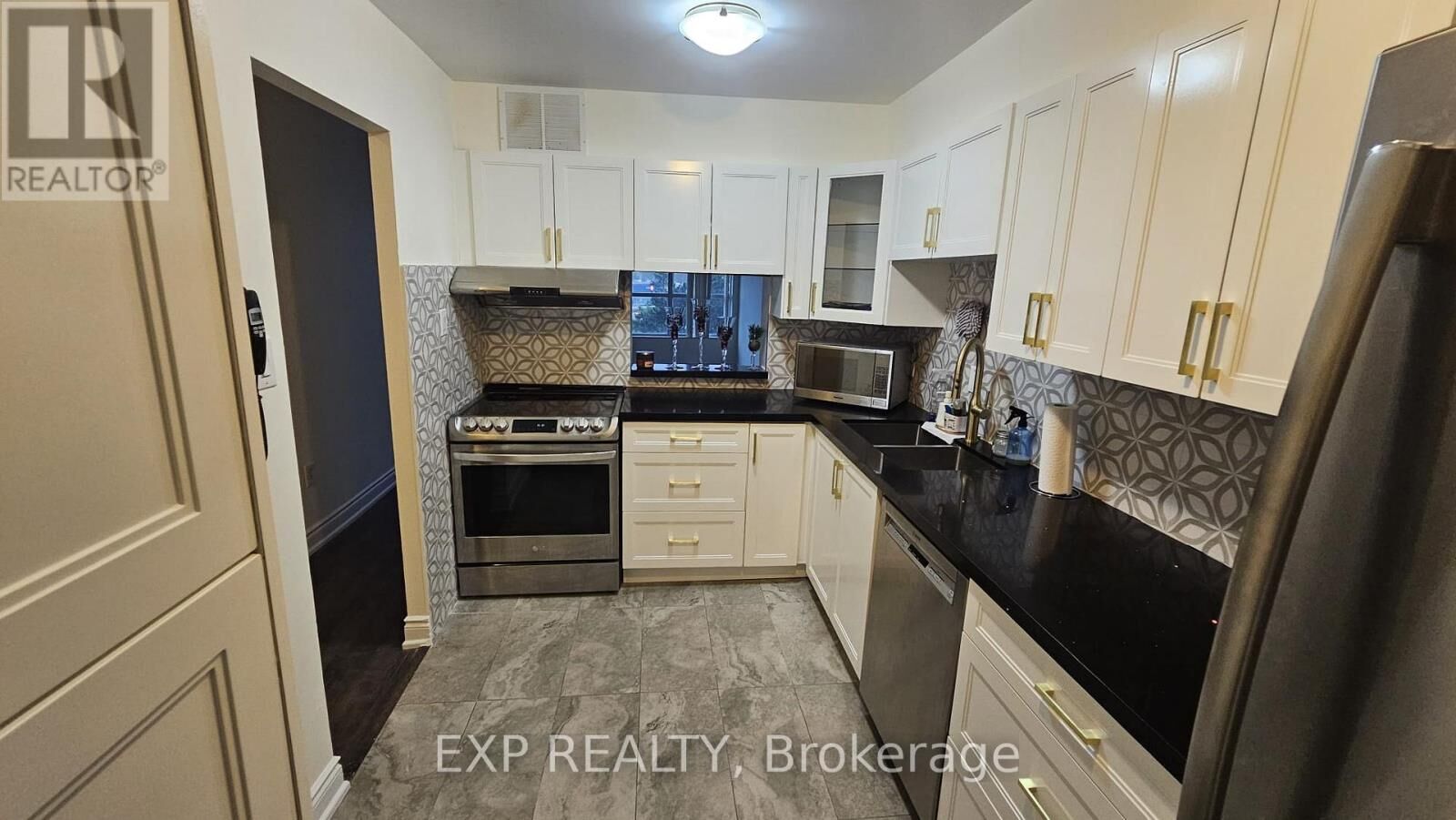 Property Photo:  2365 Kennedy Road 407  ON M1T 3S6 