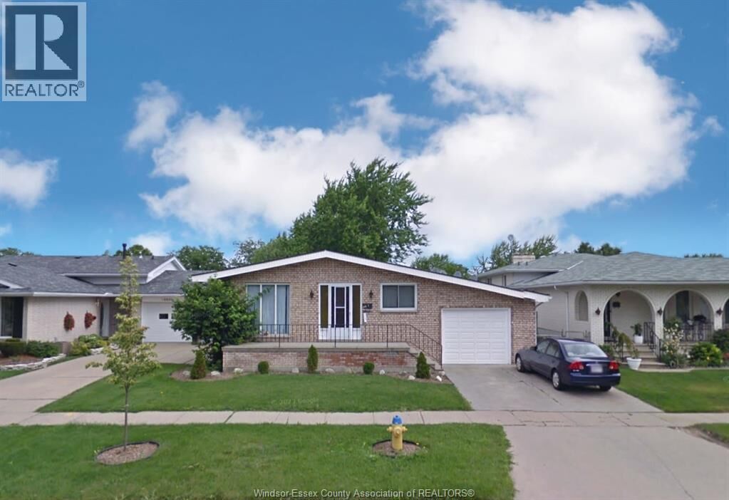 Property Photo:  10820 Mulberry Drive Lower  ON N8R 1H8 