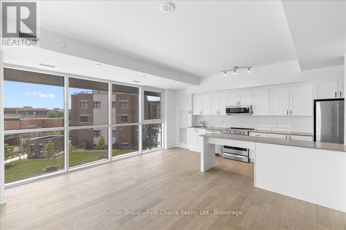 Property Photo:  1063 Douglas McCurdy Common Circle  ON L5L 3H9 