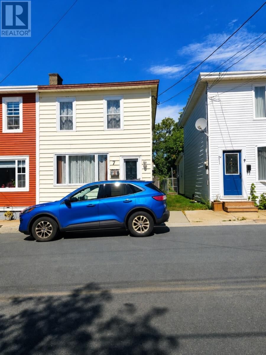 Property Photo:  7 Cavell Avenue  NL A1A 1C6 