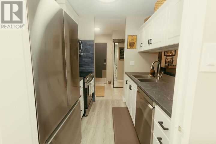 Photo de la propriété: 89 Pine St # 610 ON P6A 6M6