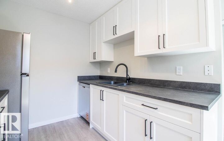 Property Photo: 3129 139 Avenue NW AB T5Y 1R4