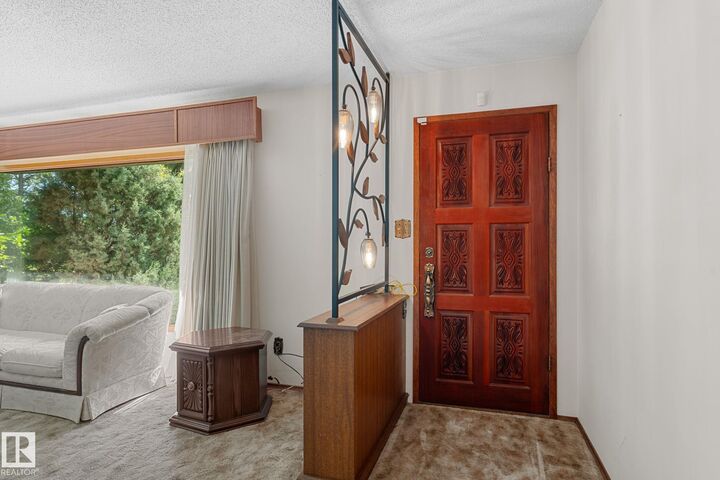 Property Photo:  5020 53 Avenue  AB T0E 1V0 