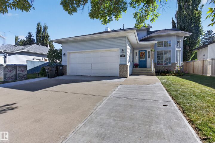 Property Photo:  19 Catalina Drive  AB T8H 1R2 