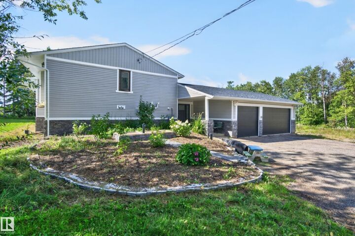 Property Photo: 52471 Rge Road 223 170 AB T8A 4P9
