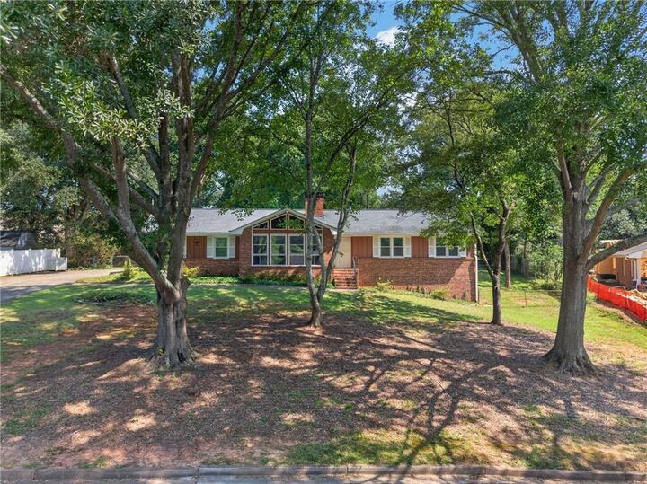 Property Photo:  90 Burnett Way  GA 30009 