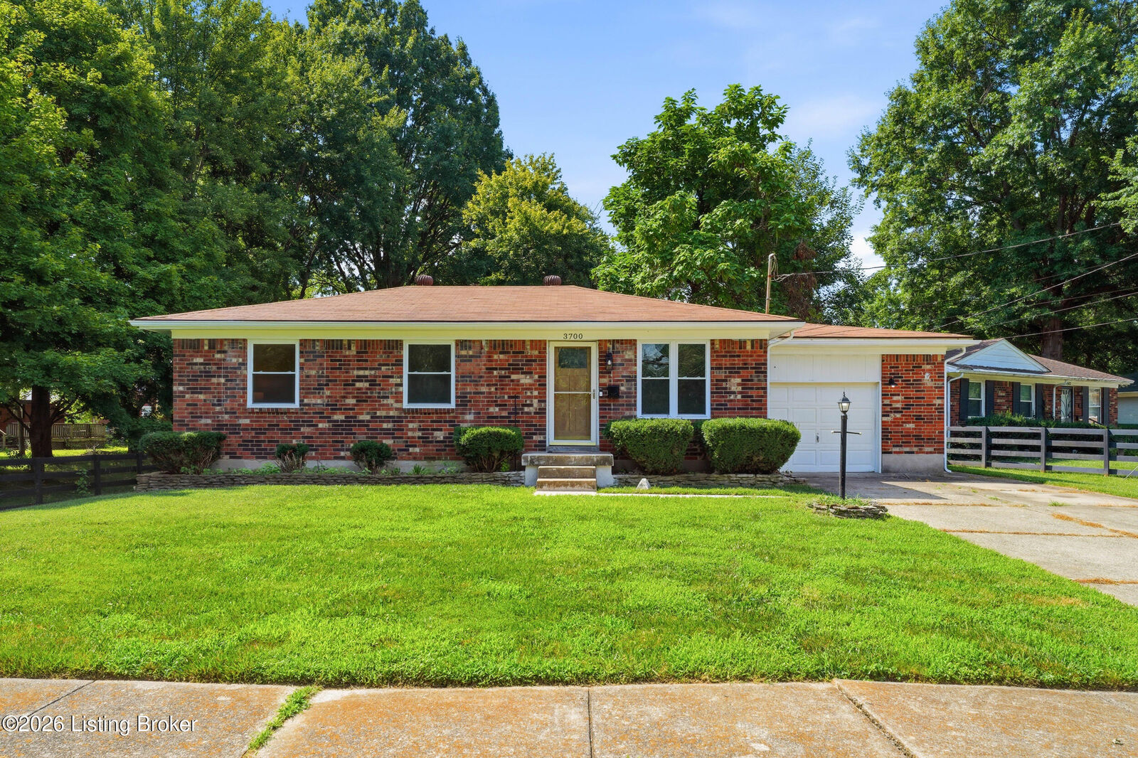 Property Photo:  3700 Templewood Dr  KY 40219 