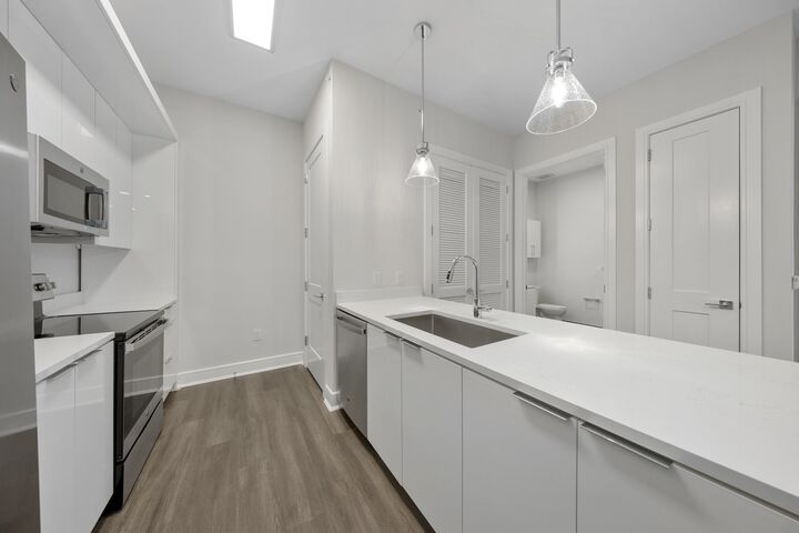 Property Photo:  121 34th St 510  NJ 07087-5902 