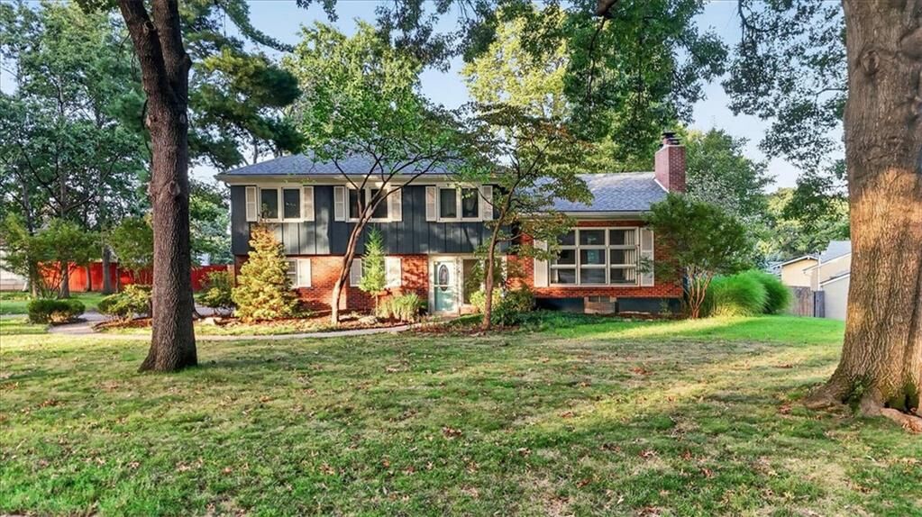 Property Photo:  6324 Robin Hood Drive  KS 66203 