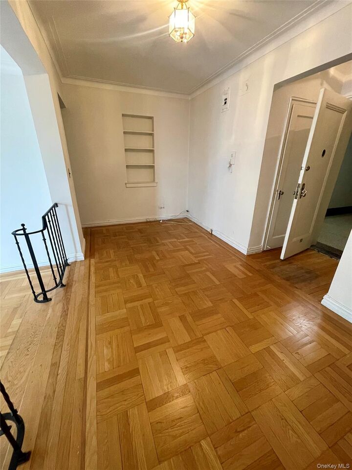 Property Photo:  210 Martine Avenue 5D  NY 10601 