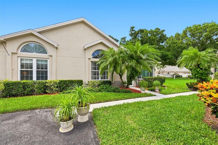 Property Photo:  1131 Golfview Woods Drive  FL 33573 