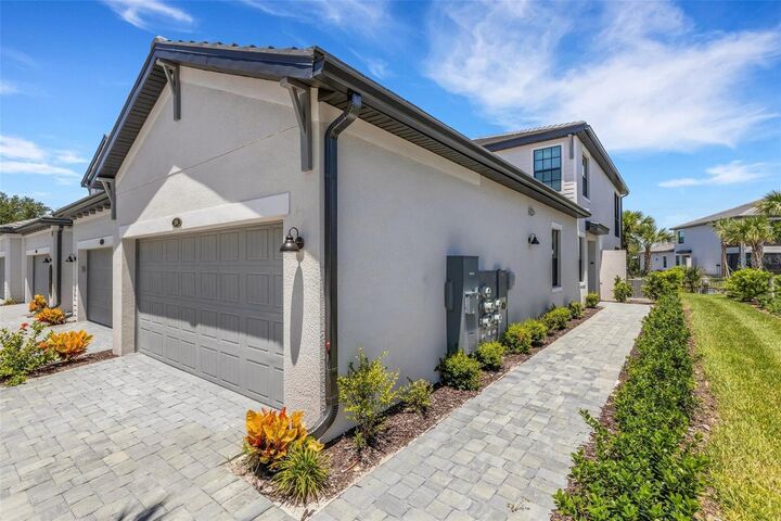 Property Photo: 5624 Summit Pointe Circle 104 FL 34210