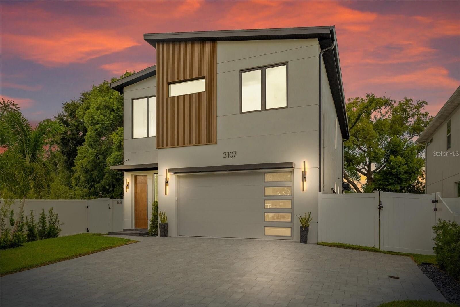 Property Photo: 3107 W Beach Street FL 33607