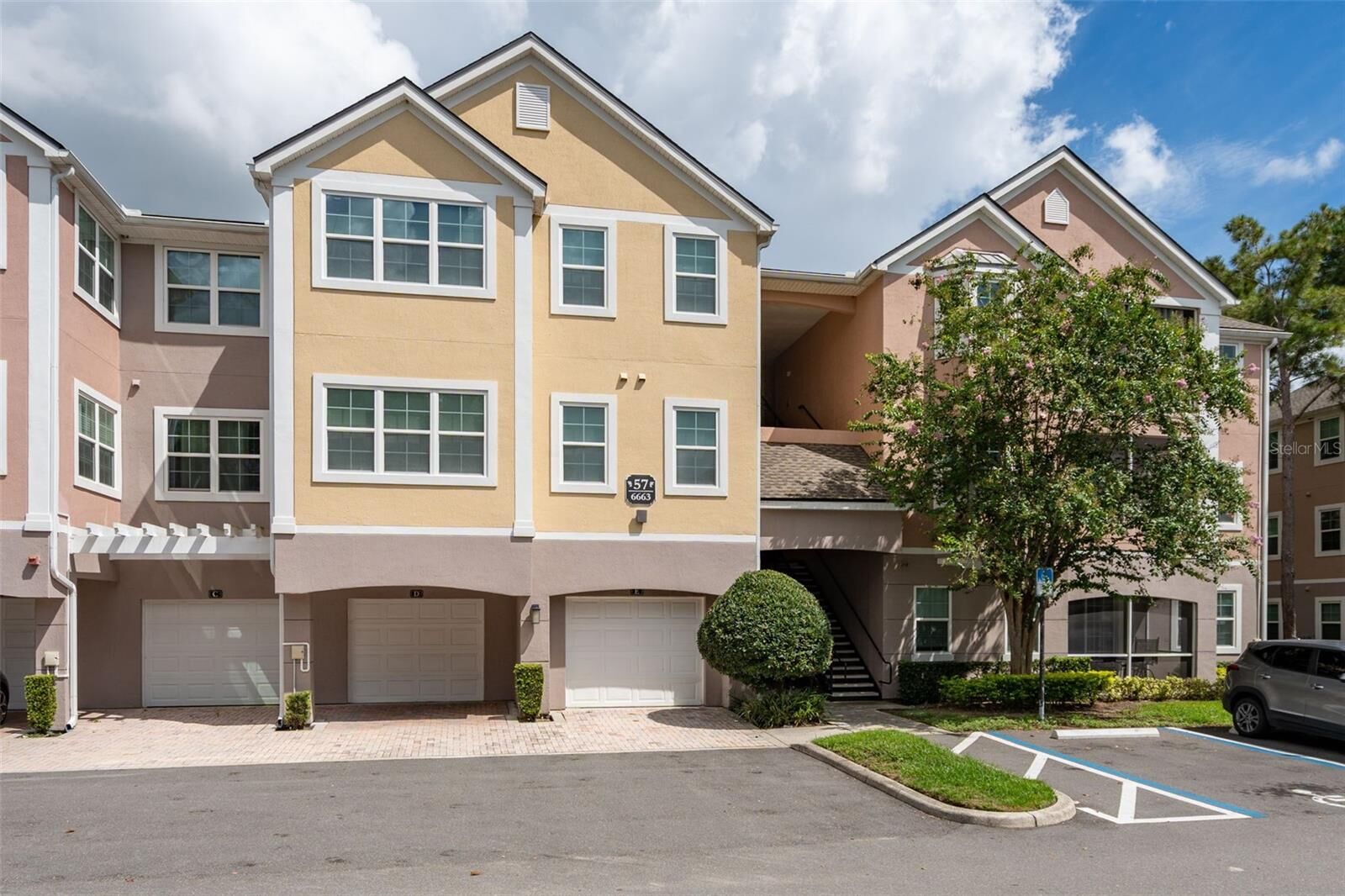 Property Photo:  6663 Queens Borough Avenue 104  FL 32835 