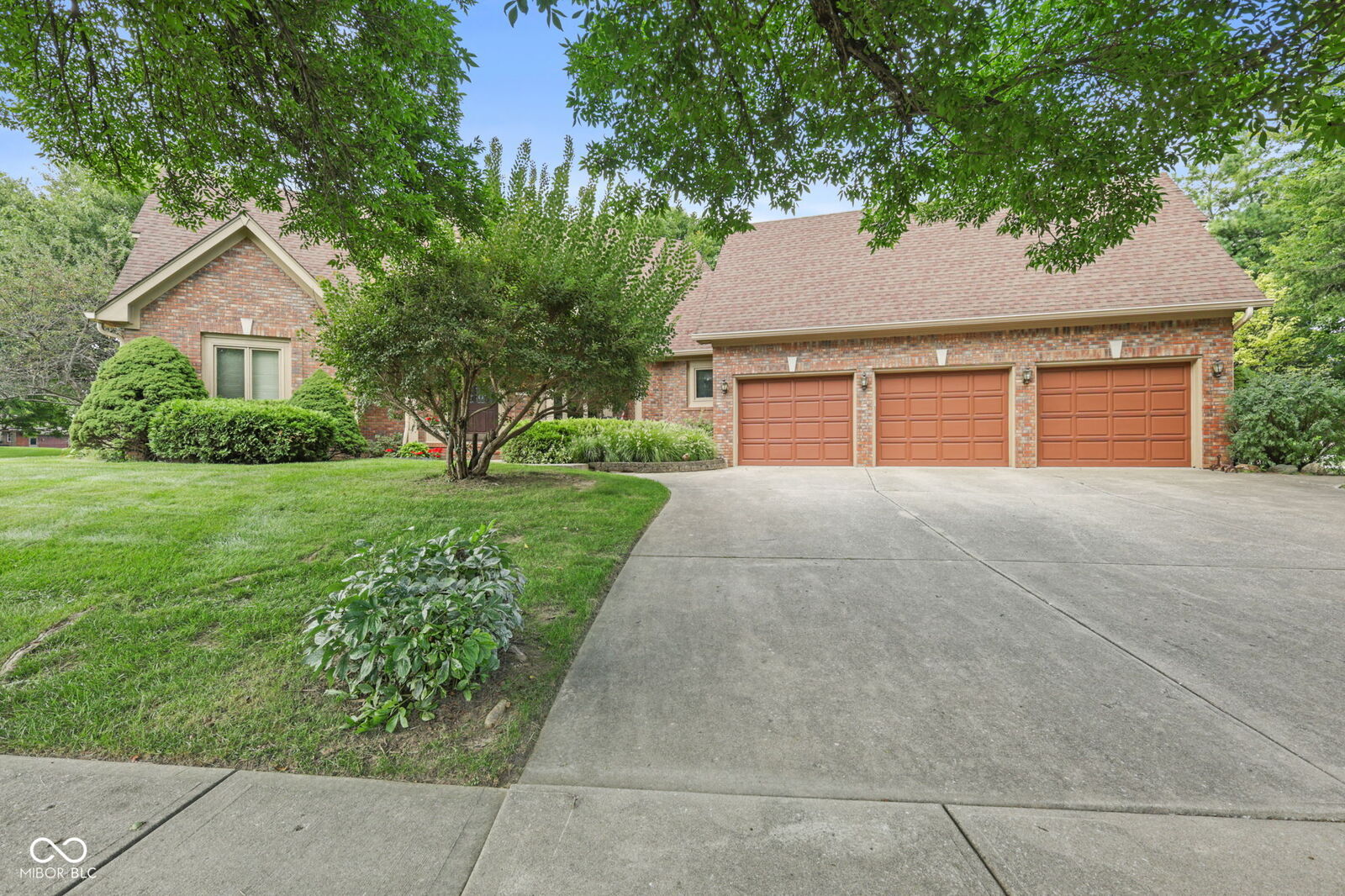 Property Photo:  420 Austin Lane  IN 46142 