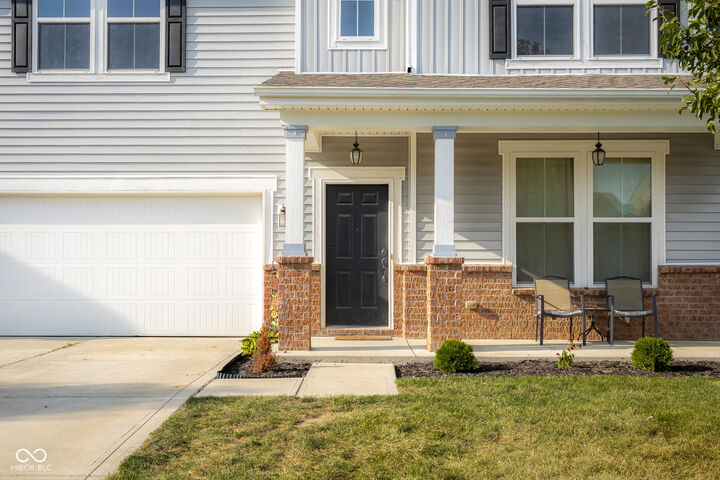 Property Photo: 2432 Creekland Drive IN 47201