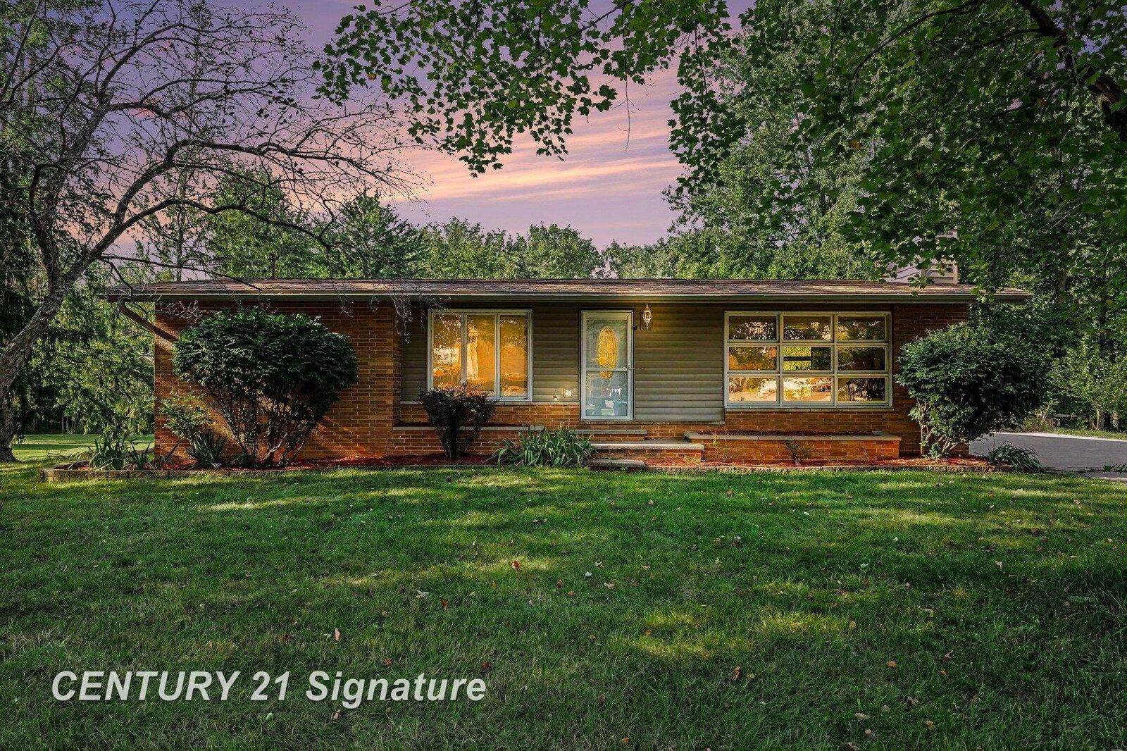 Property Photo:  886 W Walnut Street  MI 48655 